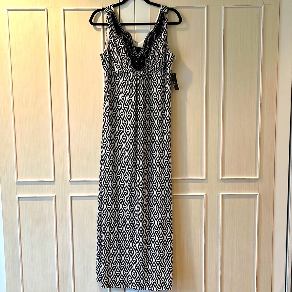 Dress beaded floor length maxi dress black/white size 12